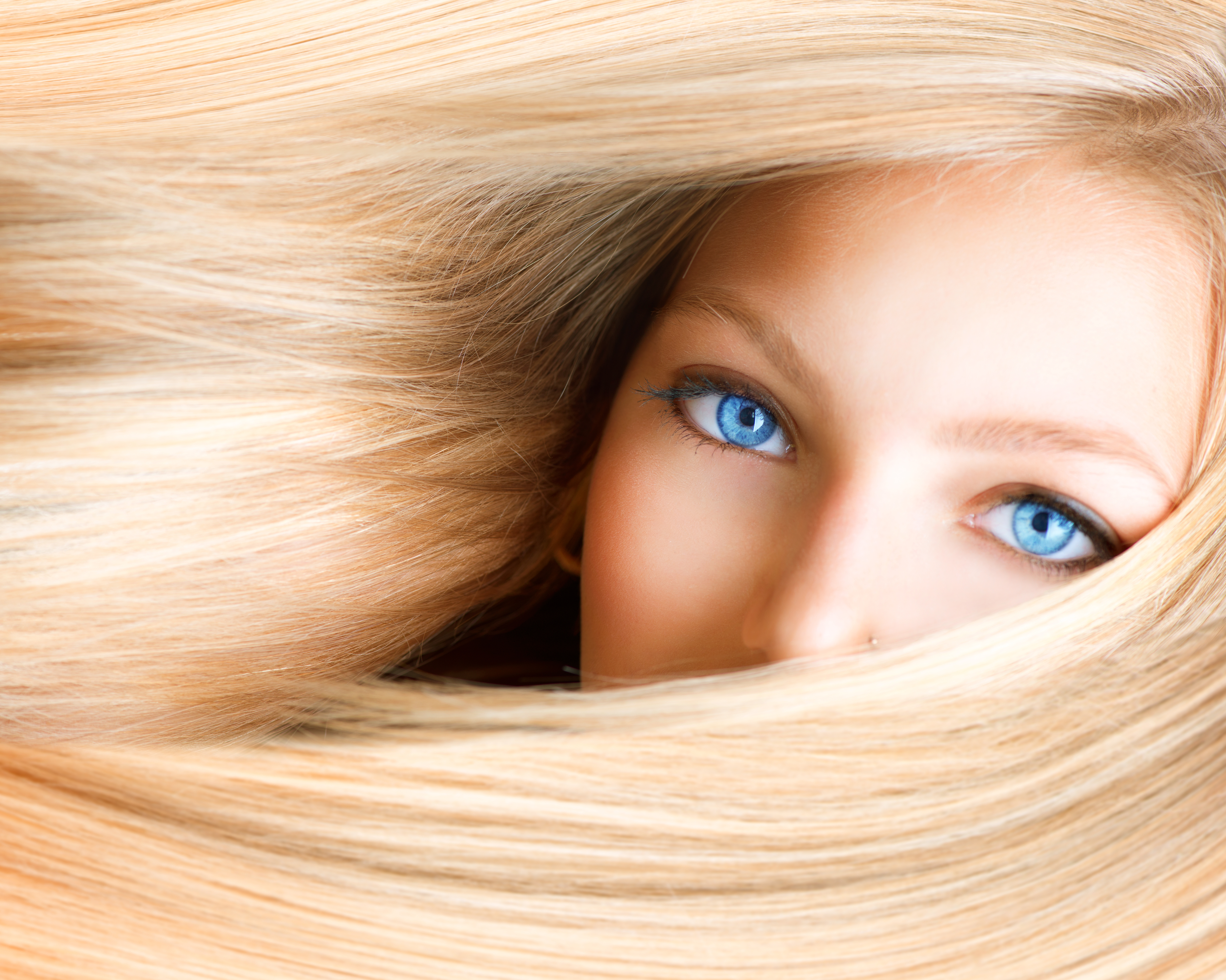Foto Frau mit viel Haaren