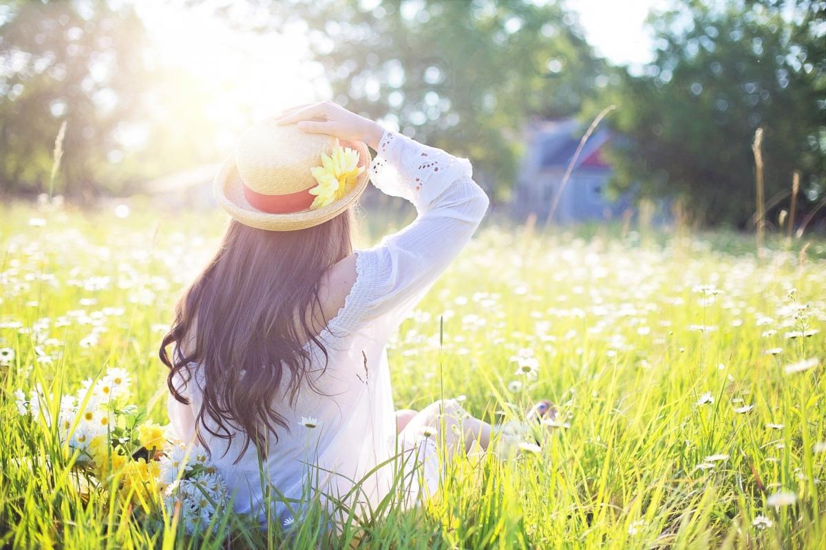 Foto Sonne scheint auf Frau